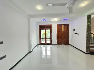 Kahathuduwa Designed Luxury Three Storey House for Sale