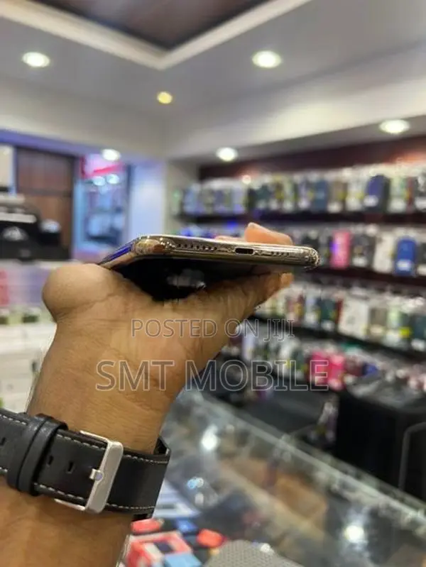 Apple iPhone 11 Pro Max (Used)