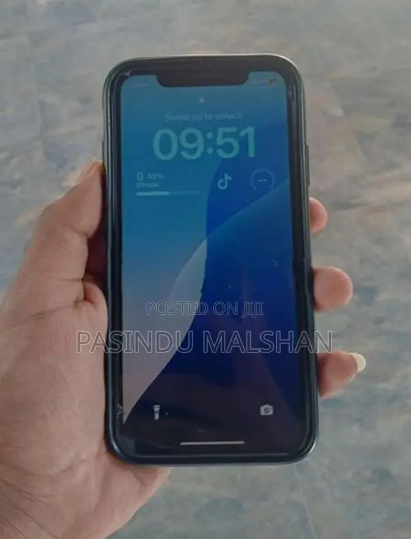 Apple iPhone XR (Used)