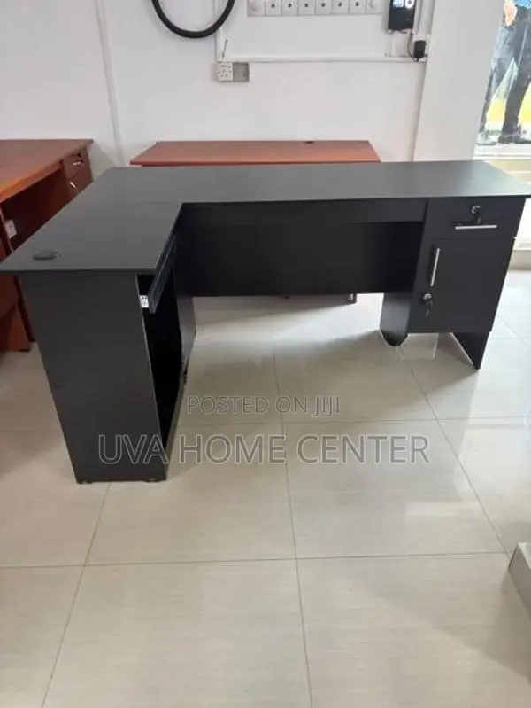 L Shape Office Table Blk 5.5x4ft