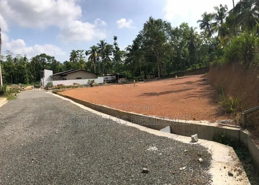 පර්චස් 8 අගනා බිම් කොටසක් විකිනීමට 8P Land for Sale in Ja Ela