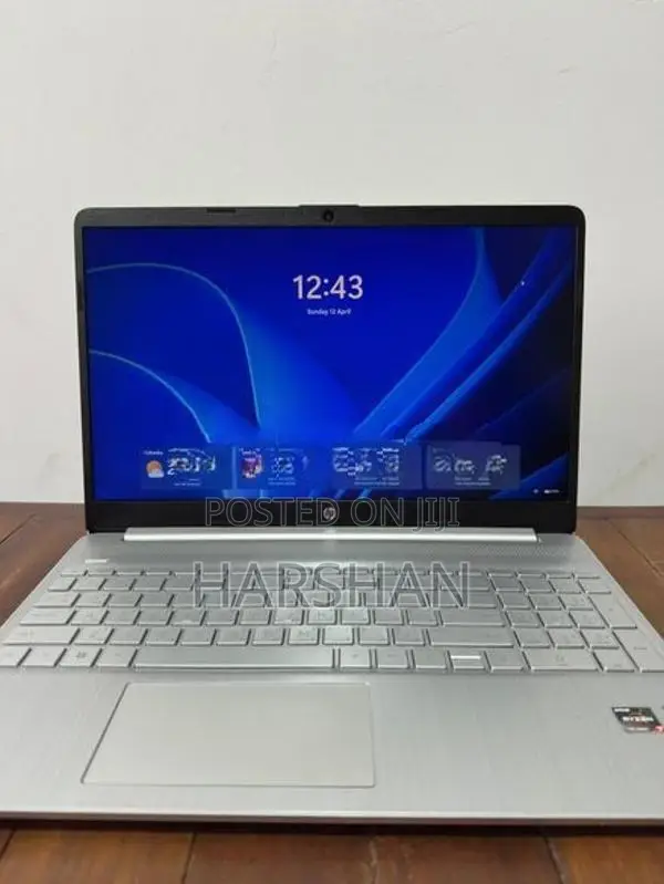 HP Laptop Ryzen 7 5825u/ DDR4 24GB/ 512GB SSD