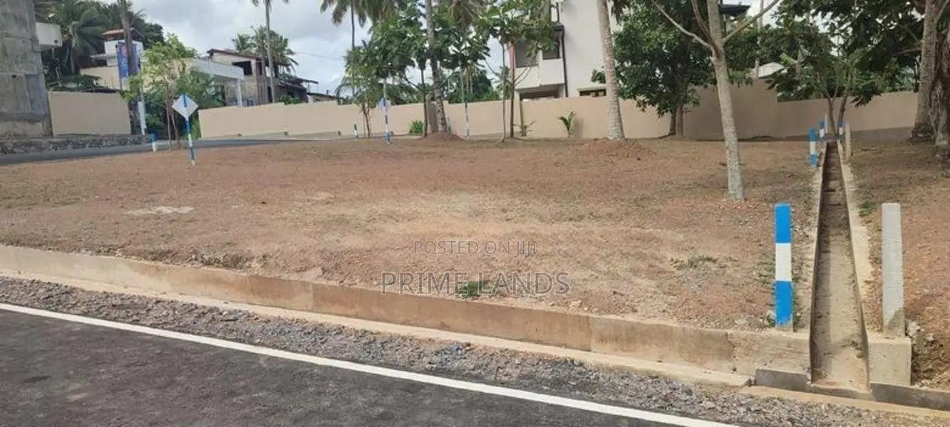 Malabe Valuable Land for Sale Close to Bus Road