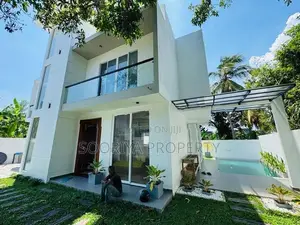 Swimming Pool සහිත නවීනපන්නයේ අලුත්ම නිවසක් විකිණීමට - Piliyandala