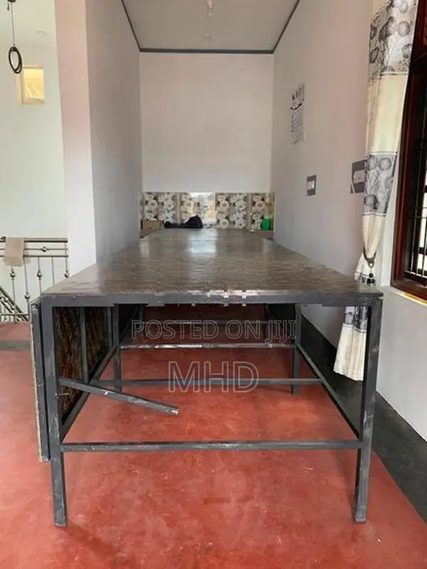 Garment Cutting Table