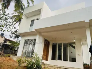Modern House for Sale in Athurugiriya