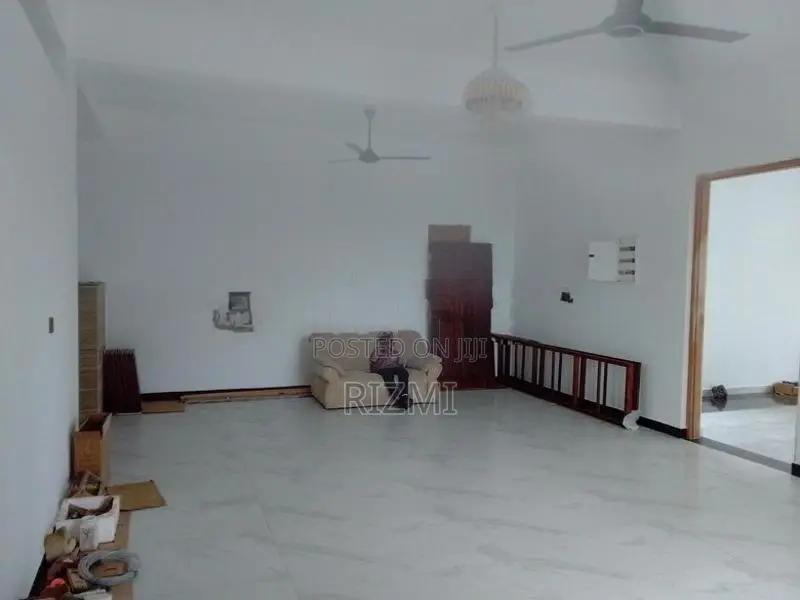 Brand New 4BR Second Floor Luxury House Rent in Dehiwala Kawdana