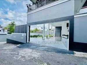 With Pool 5 Bed Rooms Luxury House for Rent
