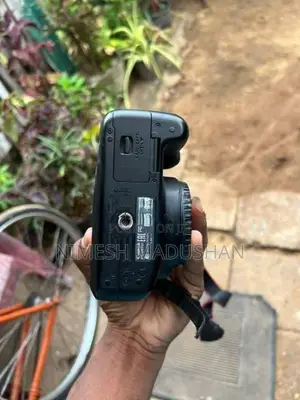 Canon 4000D DSLR