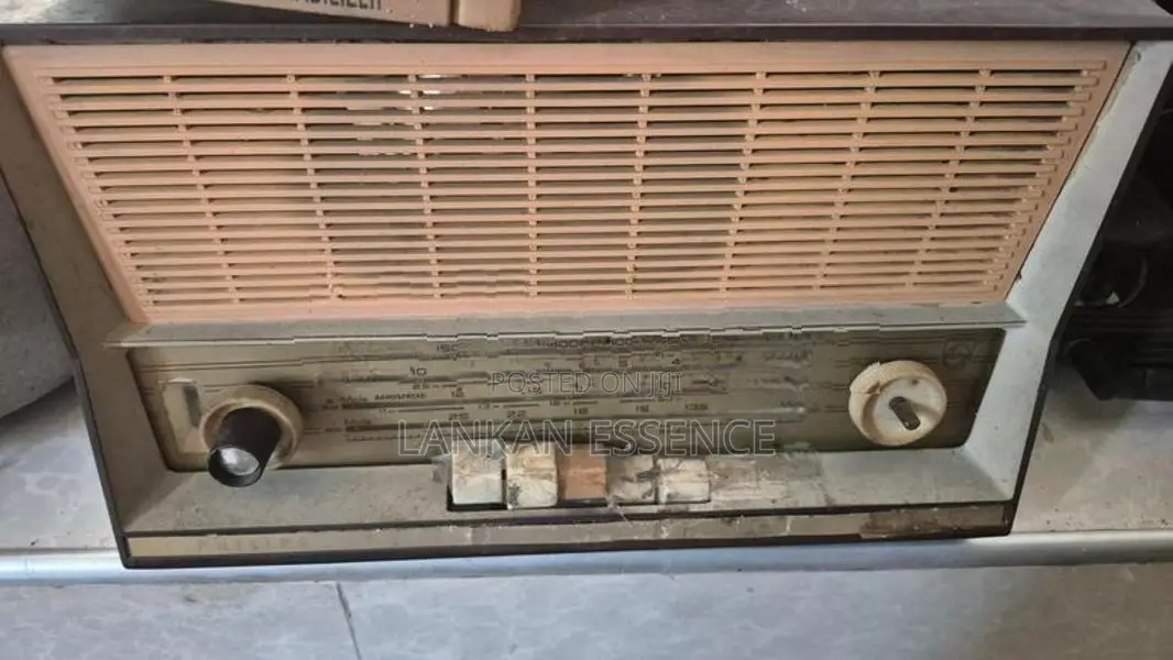 Antique Philips Radio