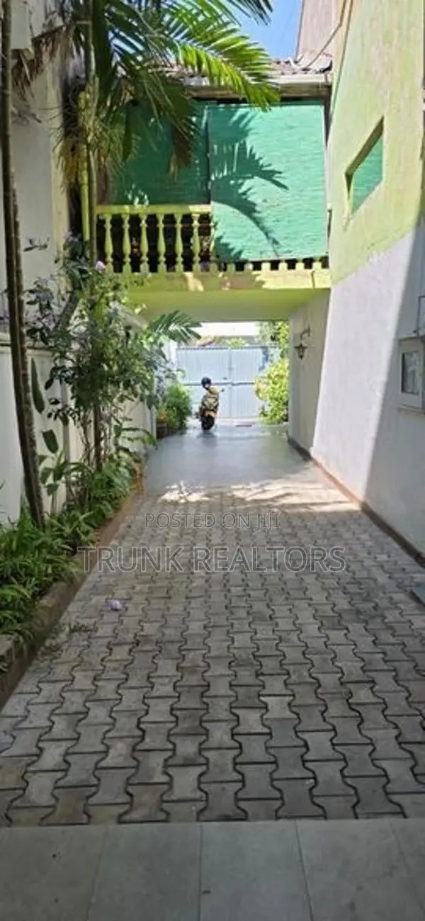 Bauddhaloka Mawatha 06BR House For Rent (NK107596)