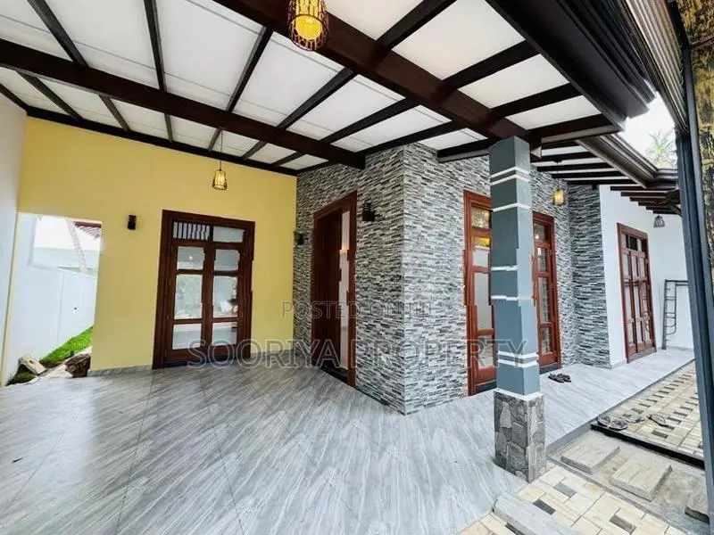 මනාව නිමකළ වඩාත් ඉඩකඩ ඇති අතිනවීන තනිමහල් නිවසක් විකිණීමට - Piliyandal