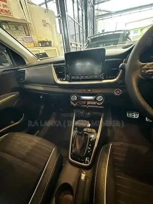 Kia Stonic Petrol 2025