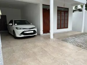 Luxury Two-Storey House for Sale Near Malabe Town (ISU0014H)