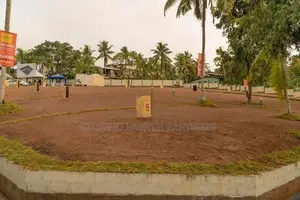 120 බස් පාරට සමීපව පොල්ගස්ඕවිටෙන් අගනා නේවාසික බිම් කොටස් විකිණීමට