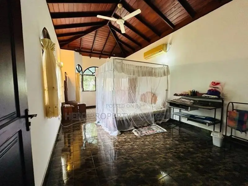 Spacious Designed Modern Two Story House for Rent in Thalawathugoda