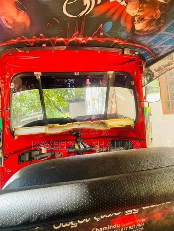Bajaj RE 2002