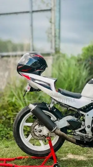 Honda CBR 250RR Gullarm 2002