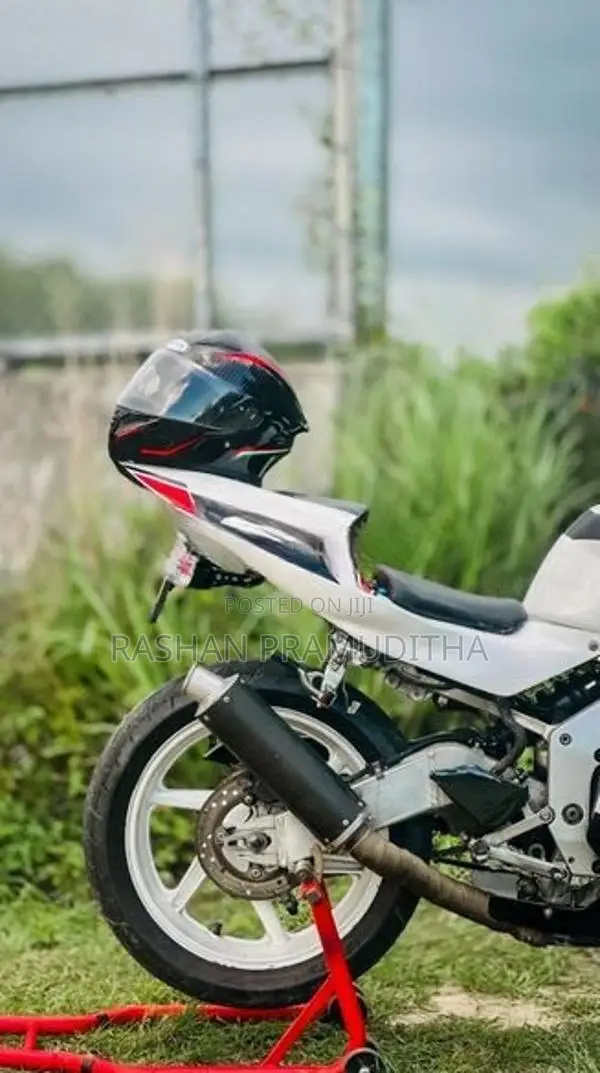 Honda CBR 250RR Gullarm 2002