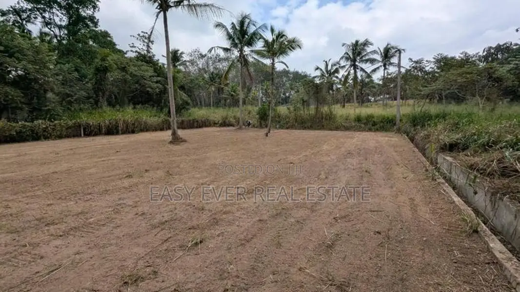 කටුනායක පාරට ආසන්නව ඉඩමක්