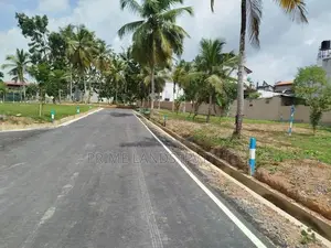 පොල්ගස්ඕවිට හන්දියට ආසන්නව බිම් කොටස් විකිණීමට