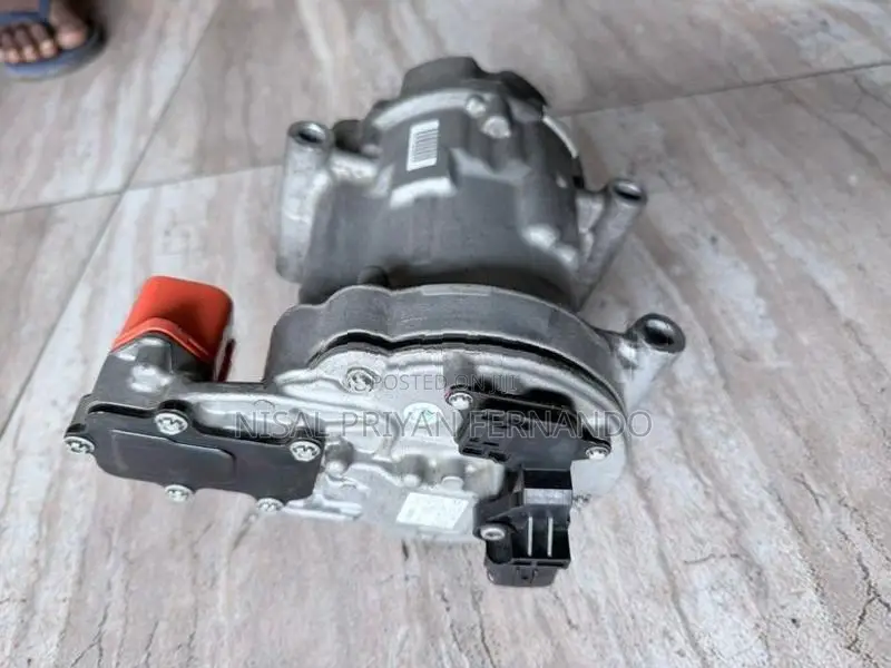 Nissan X Trail Hybrid NT32 AC Compressor