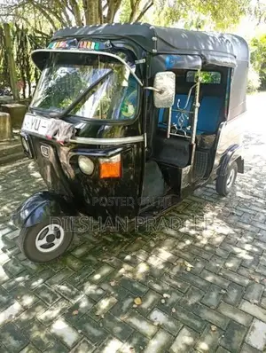 Bajaj RE 2012