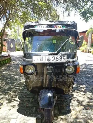Bajaj RE 2012