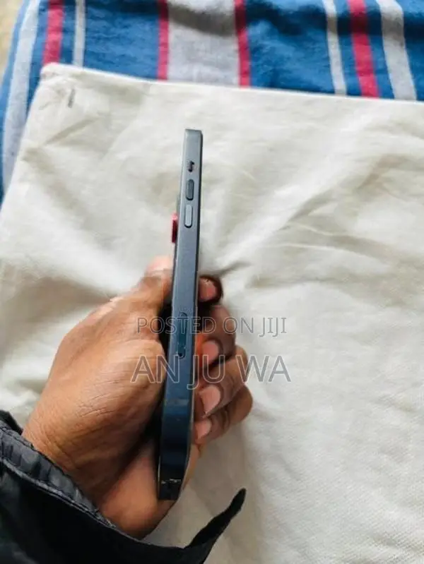 Apple iPhone 13 (Used)