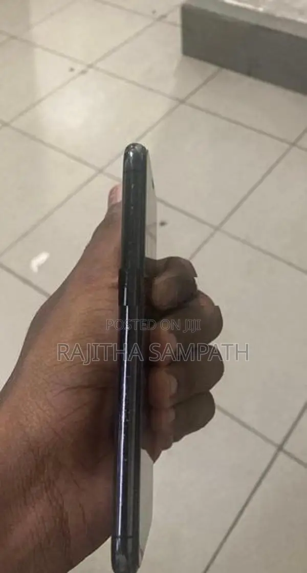 Apple iPhone X (Used)