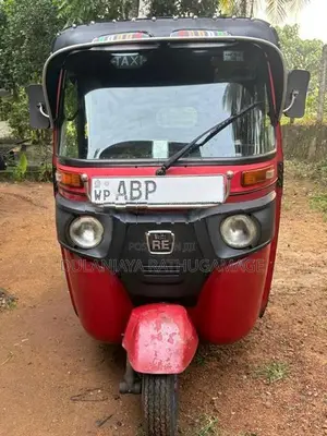 Bajaj RE 2017