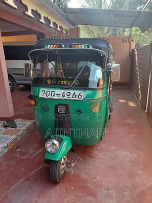 Bajaj RE 1985