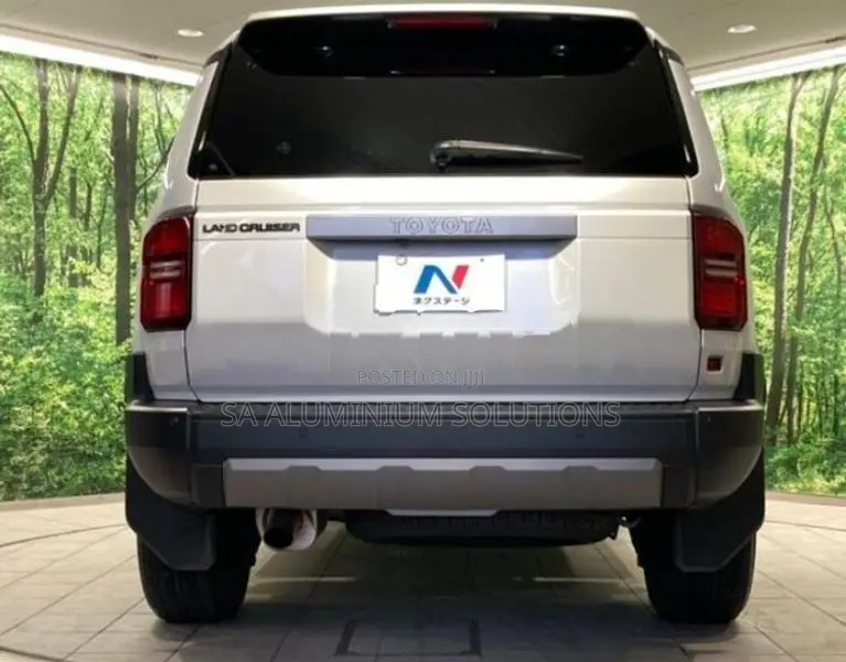 Toyota Land Cruiser Prado 250 VX 2024