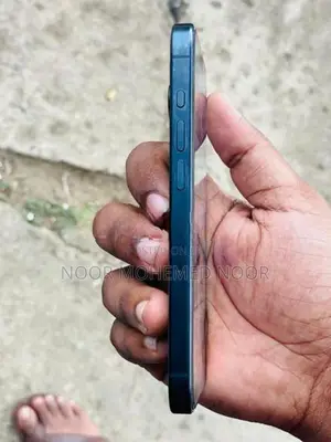 Apple iPhone 15 Pro (Used)