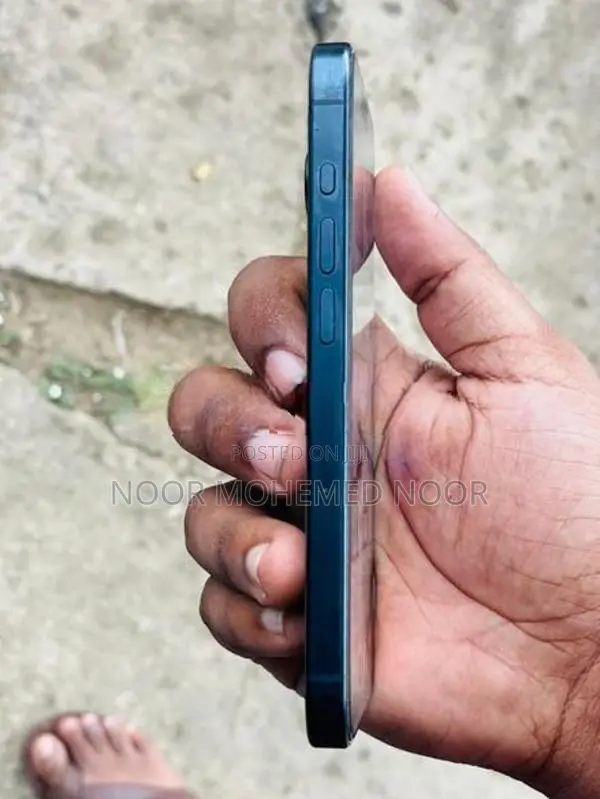 Apple iPhone 15 Pro (Used)
