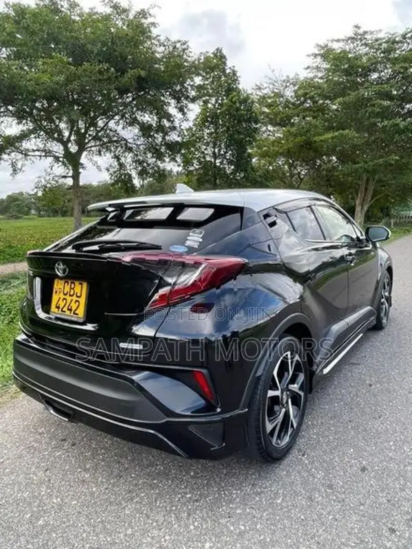 Toyota CHR NGX10 2019