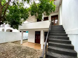 First Floor Commercial Space for Rent in Colombo 05 [P392]
