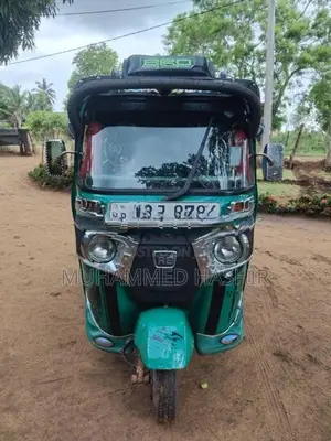 Bajaj RE 2016