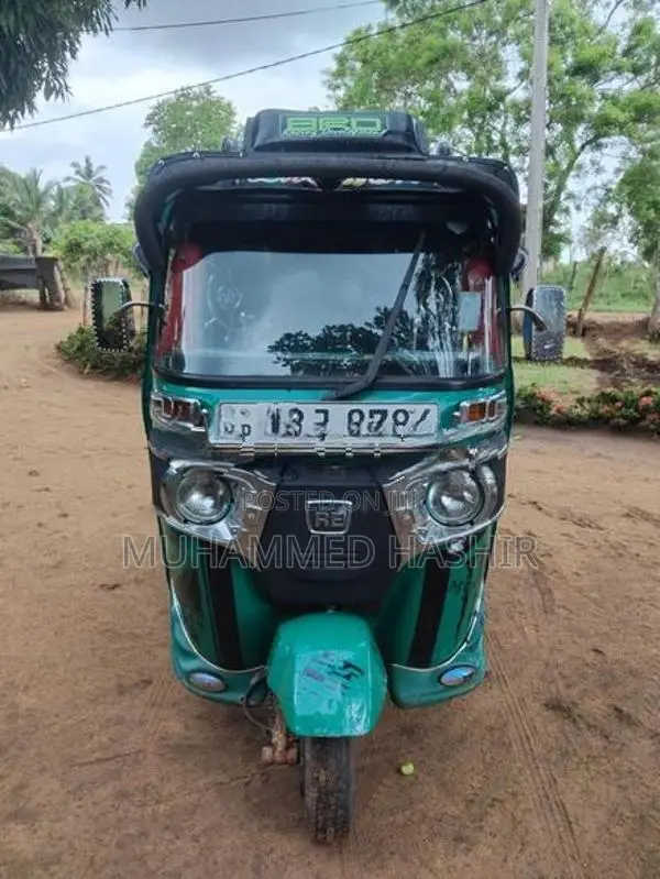 Bajaj RE 2016