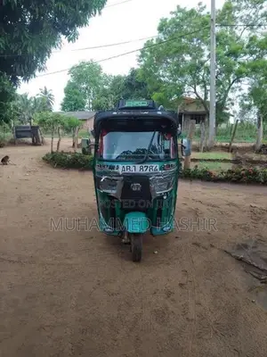 Bajaj RE 2016
