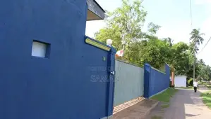 Building for Rent in Aluthgama