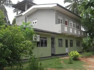 Building for Rent in Aluthgama