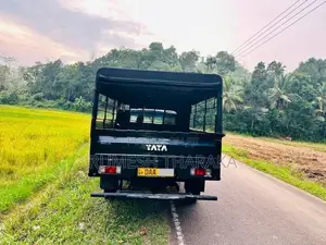 Tata Xenon 2015