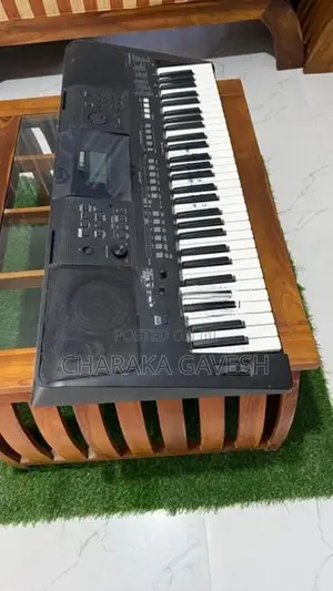 Yamaha PSR E463 Organ