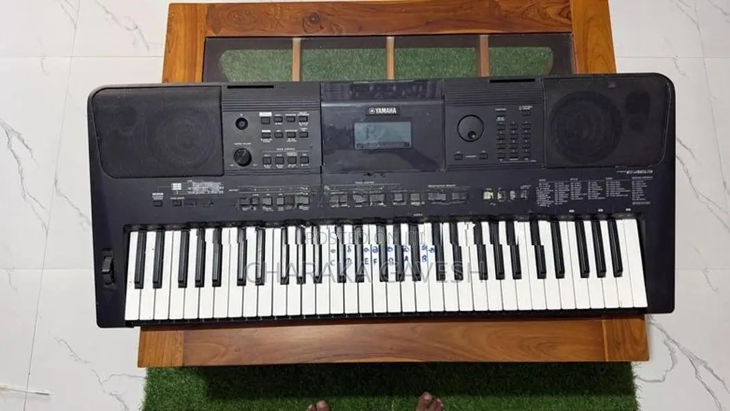 Yamaha PSR E463 Organ