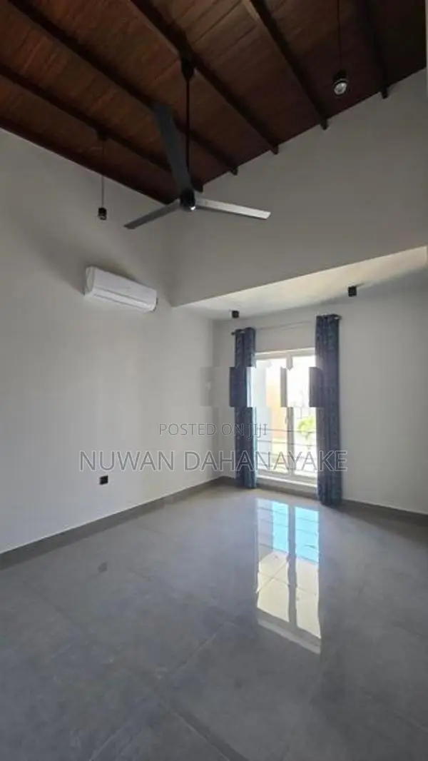 Brand New Modern House - Canterbury Golf, Kahathuduwa