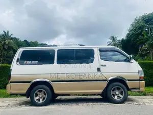 Toyota Dolphin LH102 1991