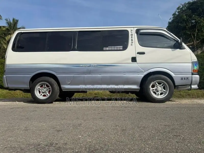 Toyota Dolphin LH113 1990