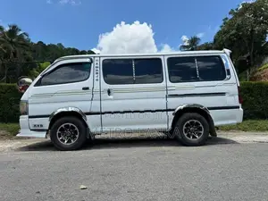 Toyota Dolphin LH102 1991