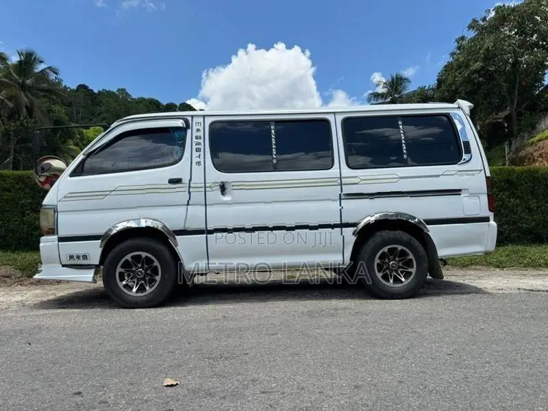 Toyota Dolphin LH102 1991